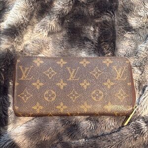 Louis Vuitton Brown Monogram Wallet Classic Design